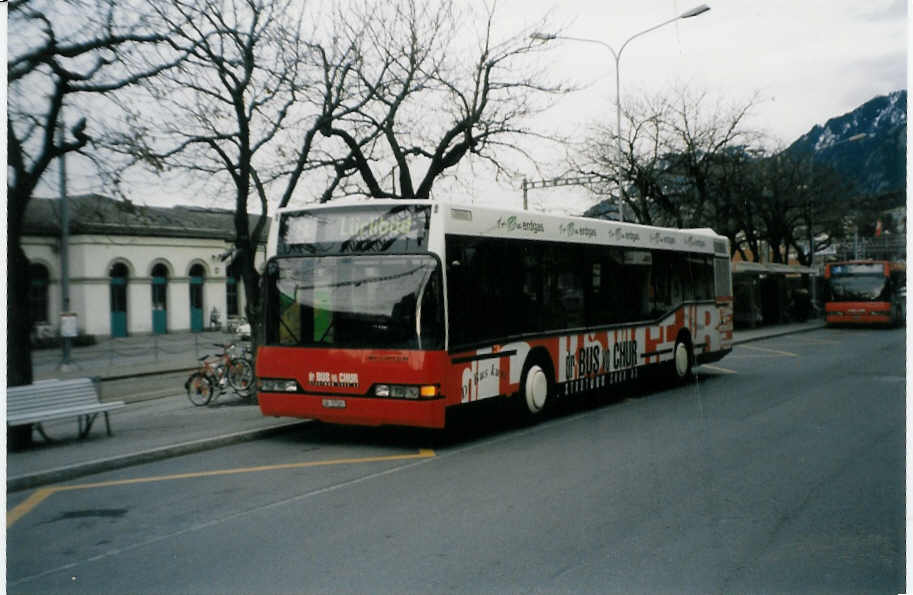 (028'809) - SBC Chur - Nr. 1/GR 97'501 - Neoplan am 1. Januar 1999 beim Bahnhof Chur