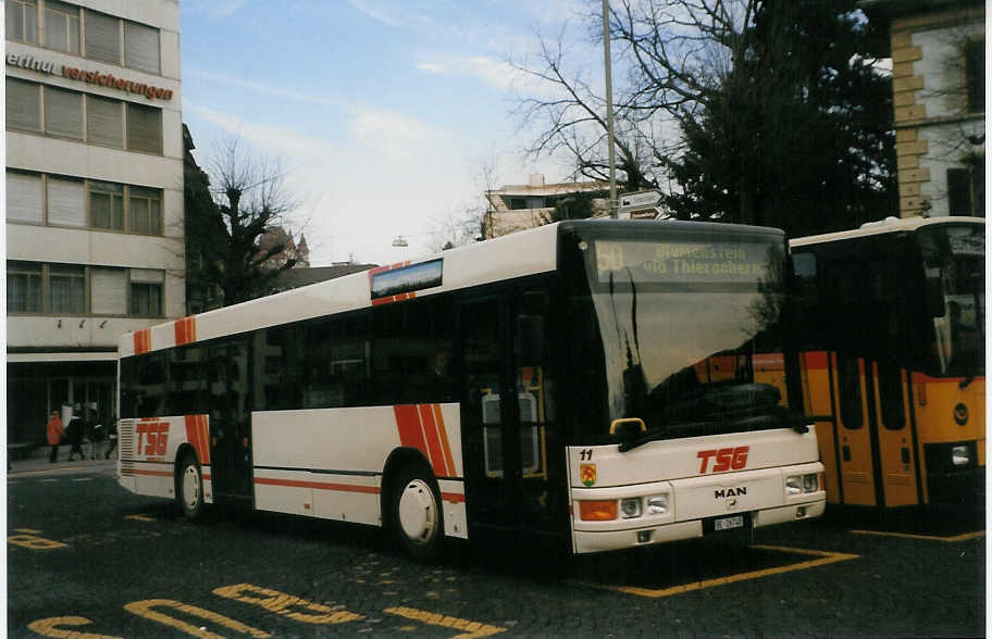 (029'117) - STI Thun - Nr. 11/BE 26'748 - MAN (ex TSG Blumenstein Nr. 2) am 16. Januar 1999 beim Bahnhof Thun