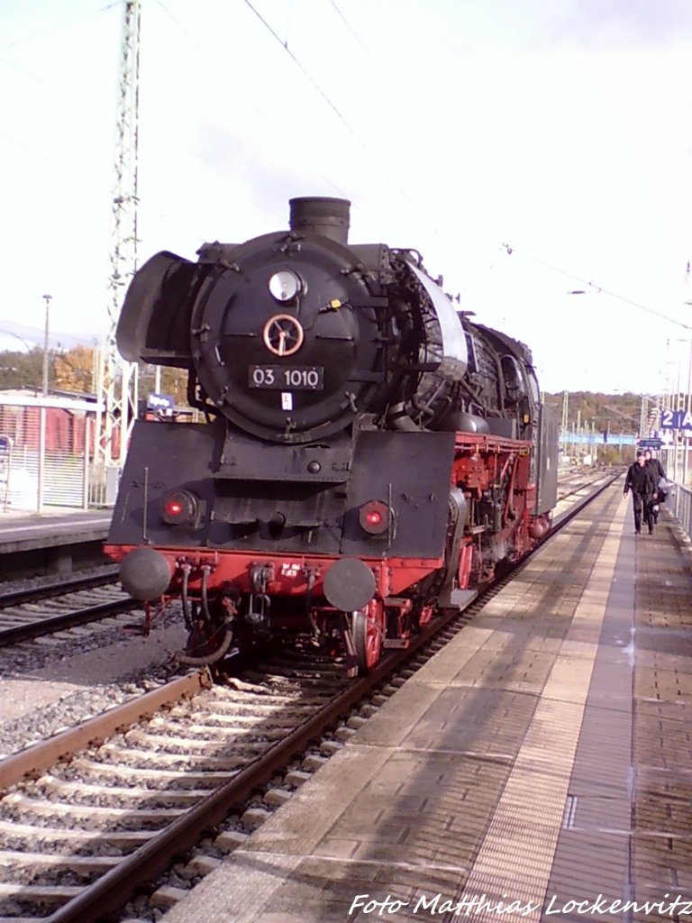 03 1010 Im Bahnhof Bergen auf Rgen am 27.10.12