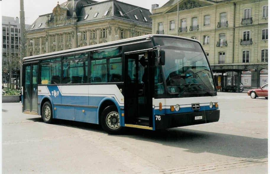 (030'611) - TF Fribourg - Nr. 76/FR 646 - Van Hool am 3. April 1999 in Fribourg, Place Phyton