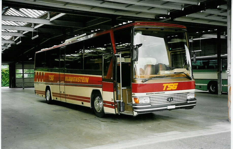 (032'202) - STI Thun - Nr. 39/BE 61'012 - Drgmller (ex TSG Blumenstein Nr. 9) am 21. Juni 1999 in Thun, Garage