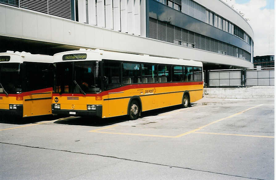 (034'036) - PTT-Regie - P 25'310 - Mercedes/R&J am 12. Juli 1999 in Bern, Postautostation