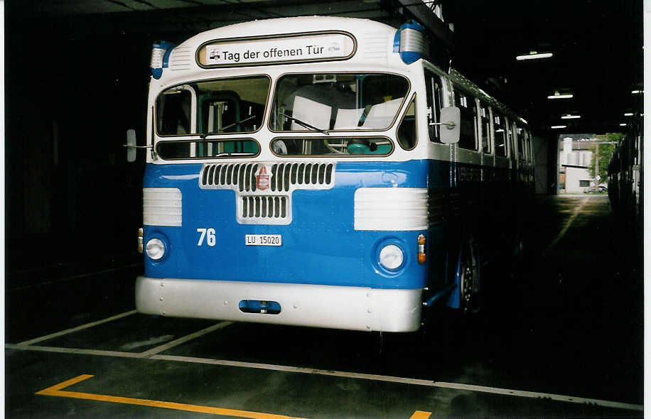 (035'604) - VBL Luzern - Nr. 76/LU 15'020 - Twin Coach am 28. August 1999 in Luzern, Depot