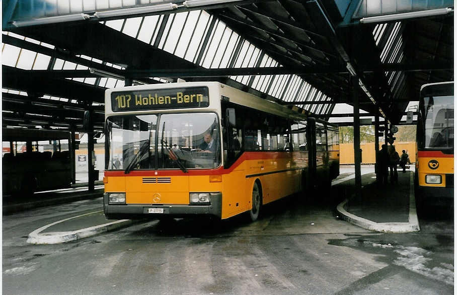 (037'836) - PTT-Regie - P 27'715 - Mercedes am 25. November 1999 in Bern, Postautostation