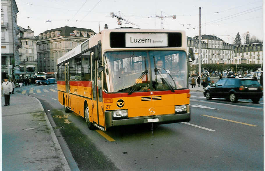 (038'214) - Bucheli, Kriens - Nr. 27/LU 15'711 - Mercedes am 30. Dezember 1999 in Luzern, Schwanenplatz