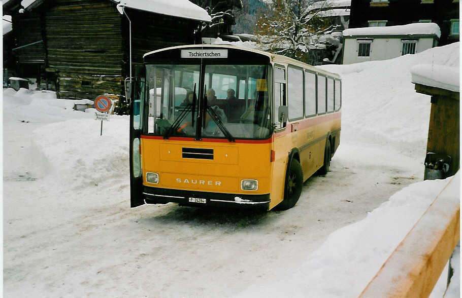 (038'418) - PTT-Regie - P 24'284 - Saurer/R&J am 1. Januar 2000 in Tschiertschen, Wendeplatz