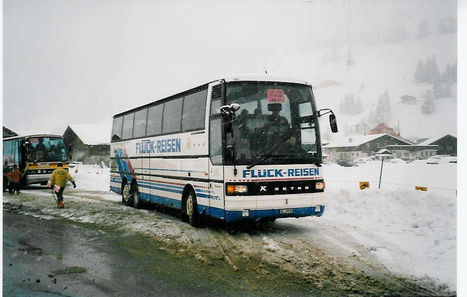 (039'207) - Flck, Brienz - BE 13'878 - Setra am 20. Februar 2000 in Adelboden, Kreuzweg