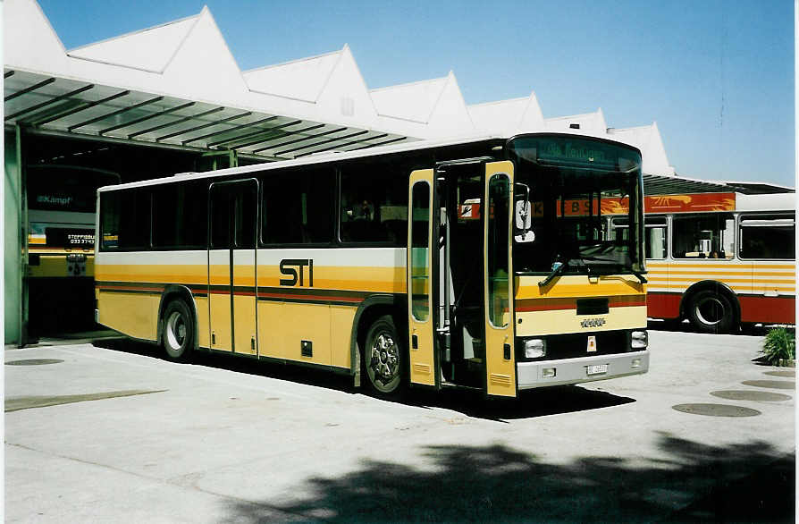 (040'506) - STI Thun - Nr. 42/BE 26'533 - NAW/R&J (ex ATGH Heiligenschwendi Nr. 3) am 10. Mai 2000 in Thun, Garage