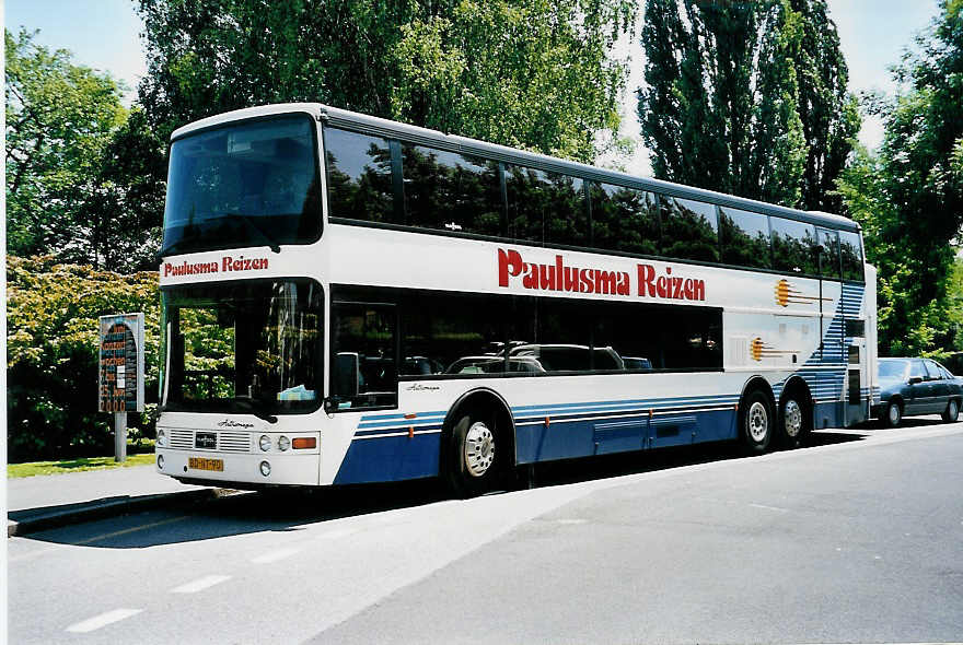 (040'826) - Aus Holland: Paulusma, Drachten - Nr. 115/BD-NT-90 - Van Hool am 8. Juni 2000 in Thun, Lachen