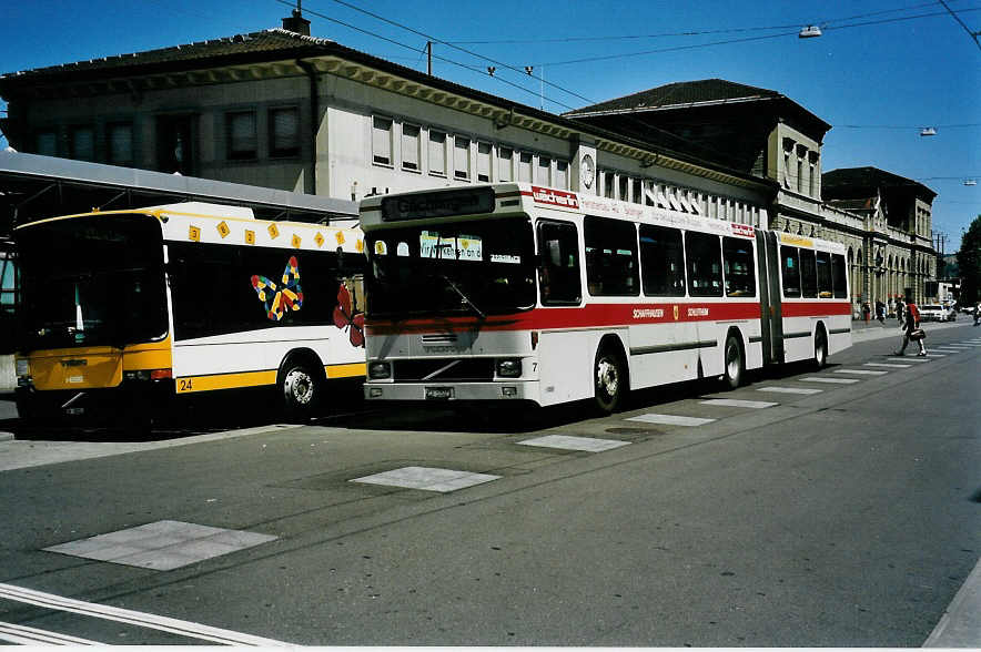 (041'332) - ASS Schleitheim - Nr. 7/SH 12'507 - Volvo/Hess (ex Nr. 17) am 19. Juni 2000 beim Bahnhof Schaffhausen