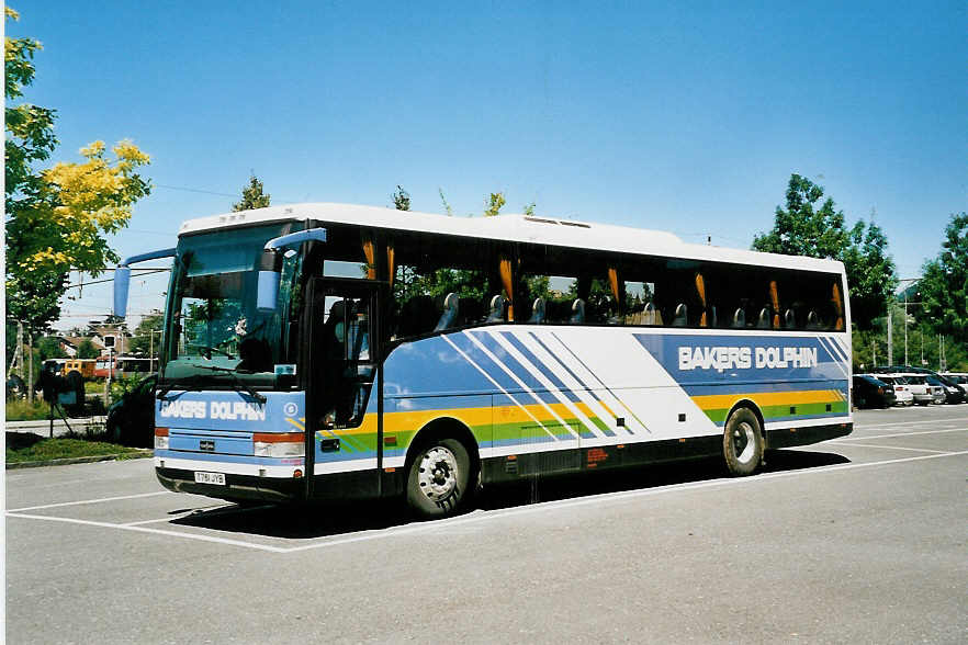 (042'325) - Aus England: Bakers Dolphin, Bristol - Nr. 5/T 761 JYB - Van Hool am 1. August 2000 in Thun, Seestrasse