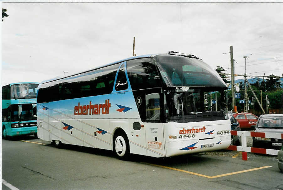 (042'333) - Aus Deutschland: Eberhardt, Engelsbrand - PF-ER 113 - Neoplan am 4. August 2000 in Thun, CarTerminal