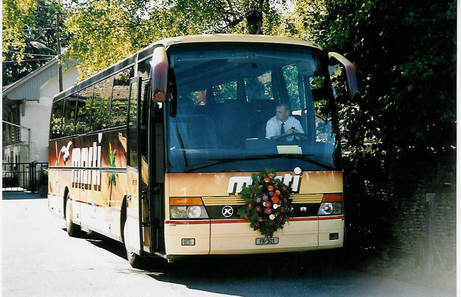 (043'121) - Marti, Kallnach - Nr. 9/FR 501 - Setra am 9. September 2000 in Scherzligen/Schadau