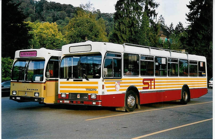 (043'223) - STI Thun - Nr. 25/BE 419'026 - Volvo/R&J (ex SAT Thun Nr. 25) am 15. September 2000 bei der Schifflndte Thun