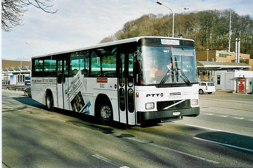 (044'212) - Wyss, Boningen - SO 131'249 - Volvo/Hess am 27. Dezember 2000 beim Bahnhof Olten