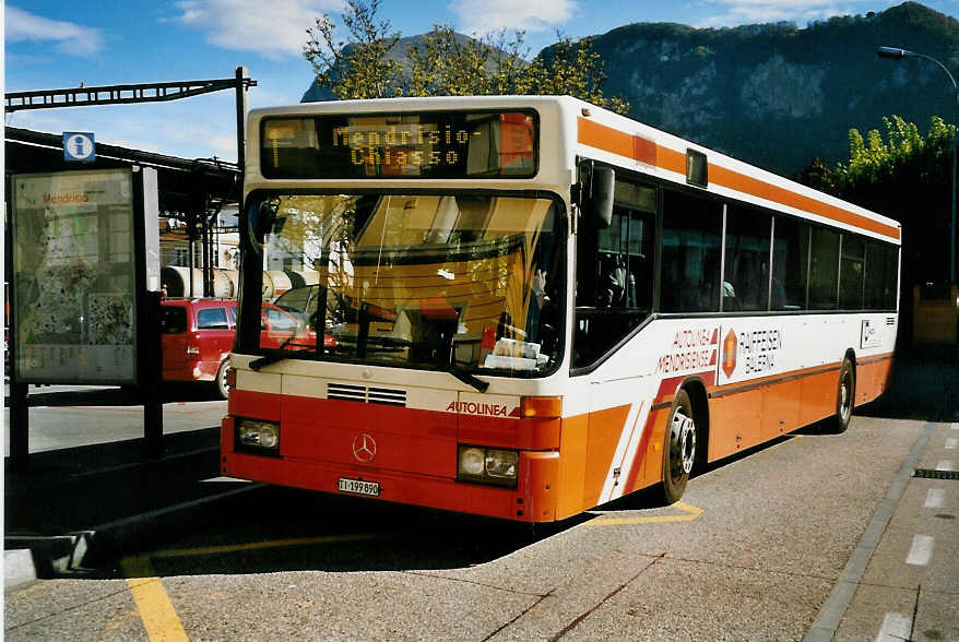 (046'132) - AMSA Chiasso - Nr. 21/TI 199'890 - Mercedes am 24. April 2001 beim Bahnhof Mendrisio