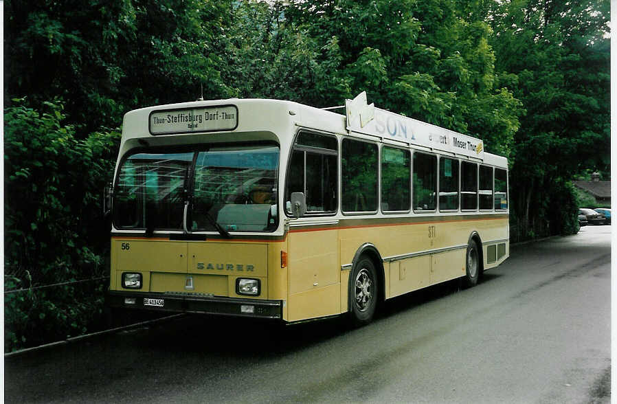 (046'814) - STI Thun - Nr. 56/BE 413'456 - Saurer/R&J am 25. Mai 2001 bei der Schifflndte Thun