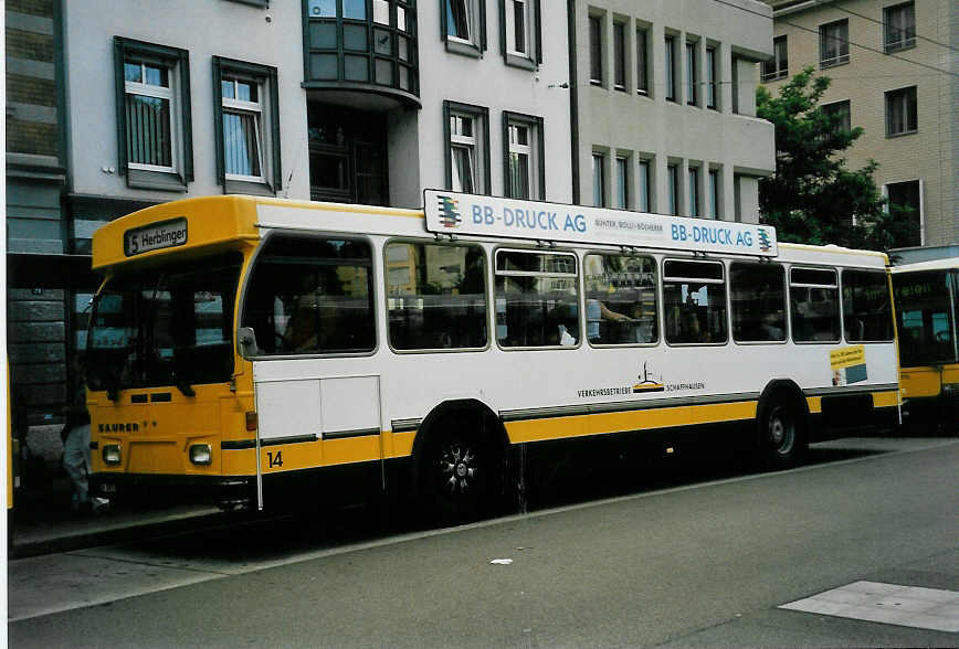 (047'826) - VBSH Schaffhausen - Nr. 14/SH 38'014 - Saurer/Hess am 12. Juli 2001 beim Bahnhof Schaffhausen