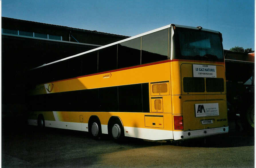 (048'125) - PTT-Regie - P 27'000 - Neoplan am 17. Juli 2001 in Langenthal, Calag