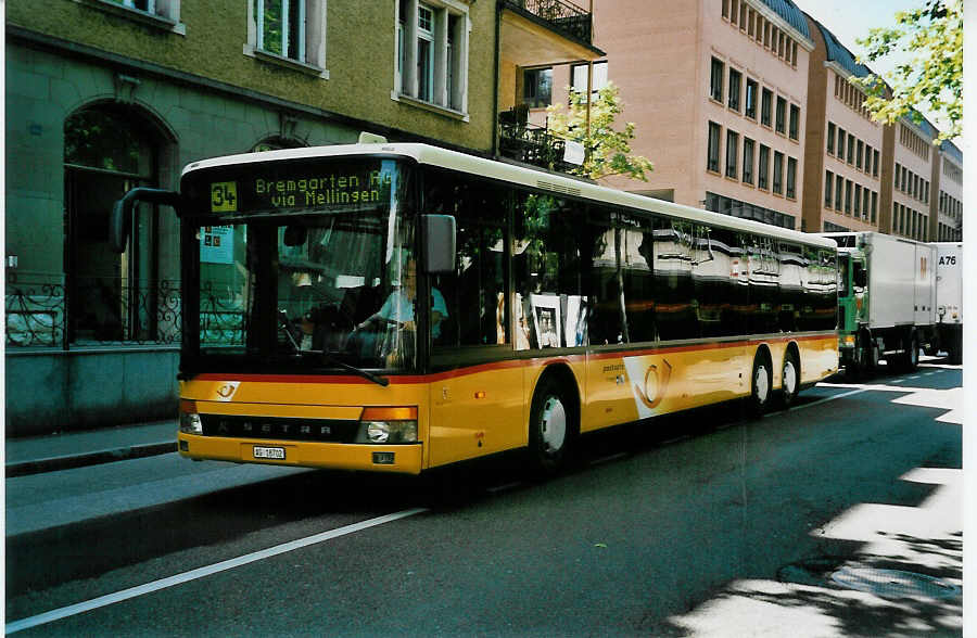 (048'217) - Wicki, Bremgarten - AG 18'702 - Setra am 17. Juli 2001 in Baden, Postautostation