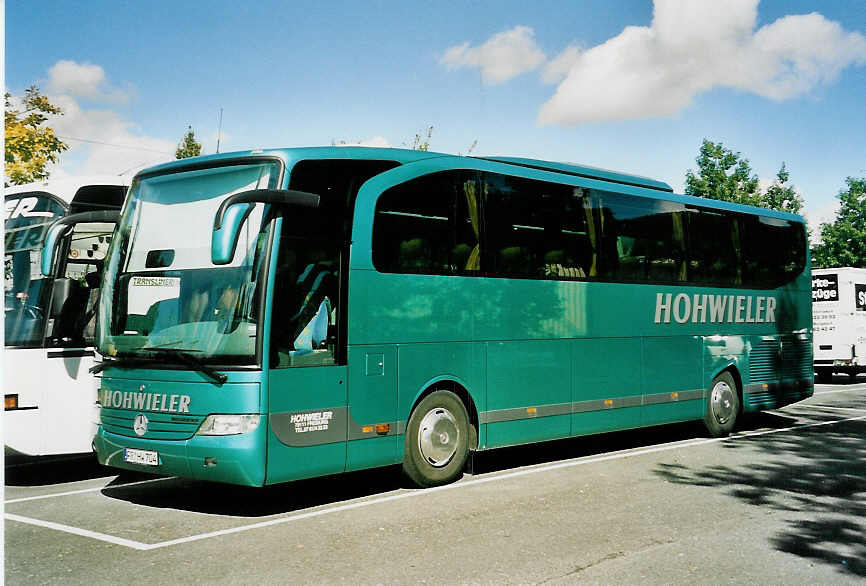 (049'733) - Aus Deutschland: Hohwieler, Freiburg - FR-HW 704 - Mercedes am 18. September 2001 in Thun, Seestrasse