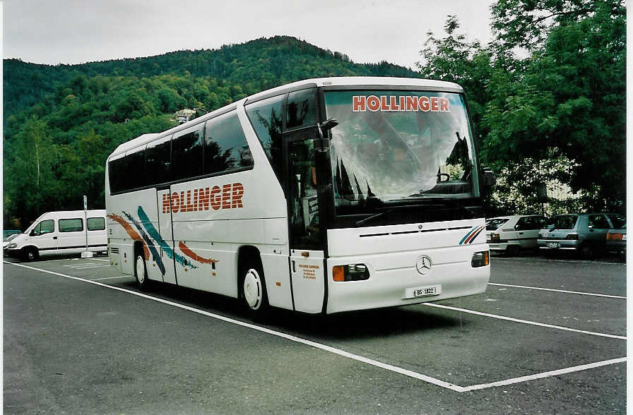 (049'801) - Hollinger, Basel - BS 1822 - Mercedes am 20. September 2001 in Thun, Seestrasse