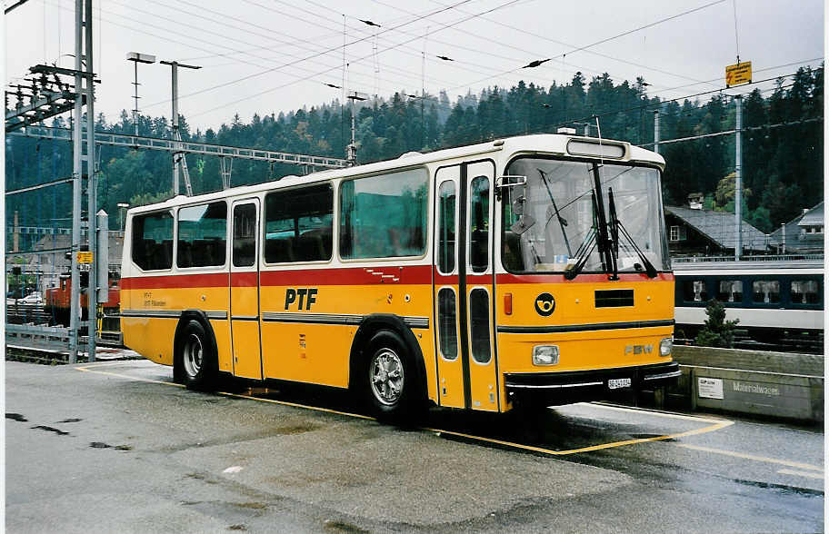 (049'825) - PTF Regensdorf - SG 241'034 - FBW/Hess (ex P 23'417) am 23. September 2001 beim Bahnhof Langnau