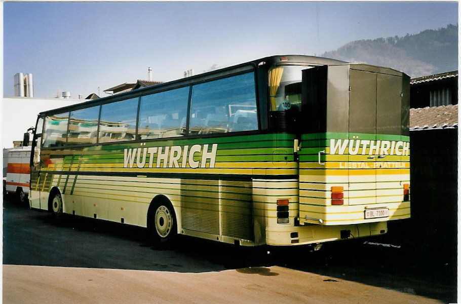 (051'535) - Wthrich, Liestal - BL 7100 - Setra am 10. Januar 2002 in Thun, Garage STI