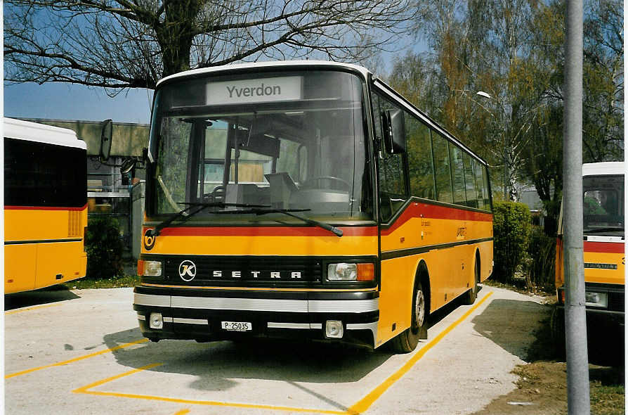 (052'730) - PTT-Regie - P 25'035 - Setra am 6. April 2002 in Yverdon, Garage