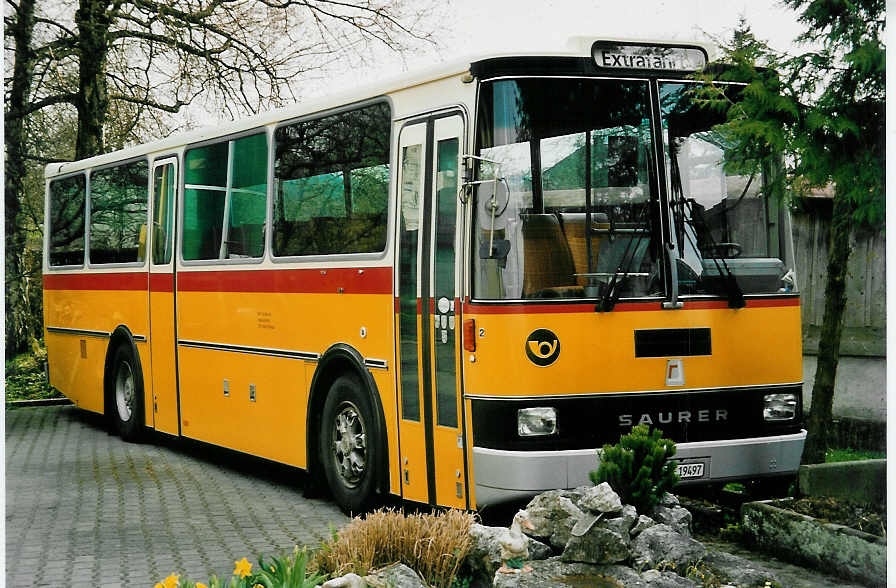 (052'816) - Trachsel, Hasle-Regsau - Nr. 2/BE 19'497 - Saurer/R&J (ex Schmocker, Beatenberg) am 7. April 2002 in Hasle-Regsau, Garage