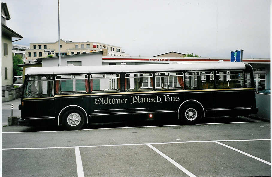 (053'416) - Reusser, Steffisburg - FBW/FHS (ex Berger, Chur; ex BVB Basel Nr. 25) am 19. Mai 2002 in Steffisburg, Restaurant Bren