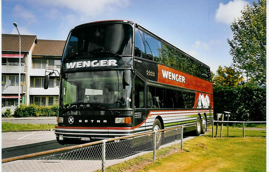 (053'519) - Wenger, Interlaken - Nr. 2/BE 366'467 - Setra am 26. Mai 2002 in Thun-Lerchenfeld, Waldeck