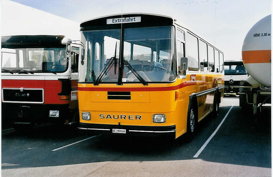 (053'909) - Oldy-Tour Bielersee, Sutz - BE 288'066 - Saurer/Hess (ex P 24'202) am 15. Juni 2002 in Lyssach, Garage Lorenz