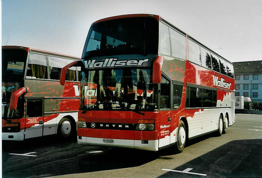 (054'137) - Walliser, Aadorf - Nr. 2/TG 122'620 - Setra am 22. Juni 2002 in Biel, Terminal B