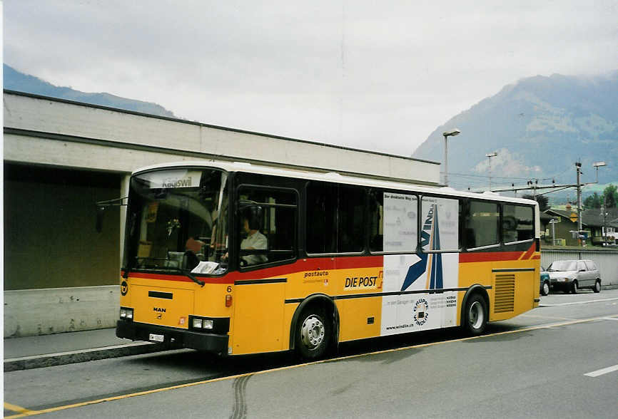 (054'508) - Dillier, Sarnen - Nr. 6/OW 10'003 - MAN/Lauber am 22. Juli 2002 beim Bahnhof Sarnen