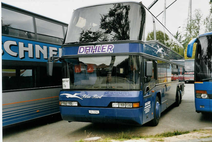 (055'006) - Aus der Schweiz: Dhler, Abtwil - SG 1760 - Neoplan am 25. Juli 2002 in Rust, Europapark