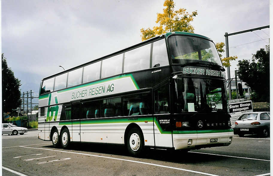 (055'413) - Bucher, Luzern - LU 15'567 - Setra am 21. August 2002 in Thun, Seestrasse