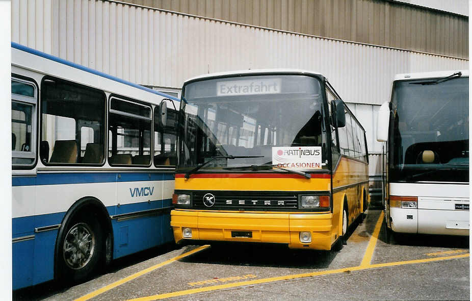 (059'719) - PTT-Regie - P 25'008 - Setra am 14. April 2003 in Biel, Rattinbus