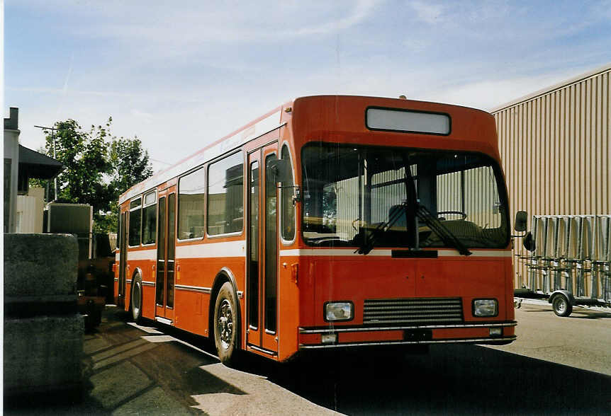 (061'107) - ZVB Zug - Nr. 23 - FBW/R&J am 21. Juni 2003 in Zug, Garage