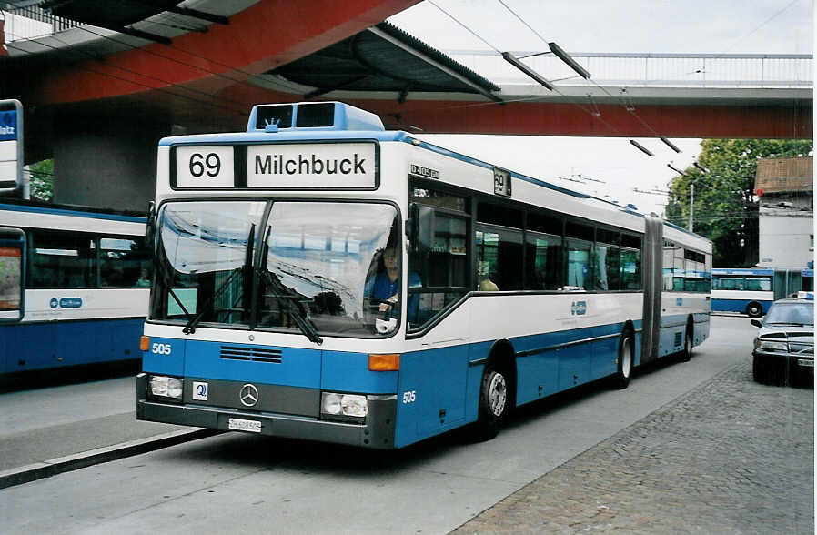 (062'122) - VBZ Zrich - Nr. 505/ZH 608'505 - Mercedes am 29. Juli 2003 in Zrich, Bucheggplatz