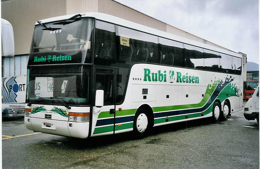 (062'830) - Rubi, Interlaken - BE 2467 U - Van Hool am 30. August 2003 in Biel, Rattinbus