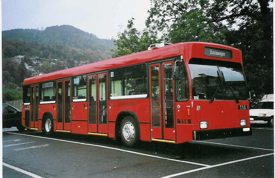 (063'516) - Bernmobil, Bern - Nr. 114/BE 366'114 - Volvo/R&J am 23. September 2003 in Thun, Seestrasse