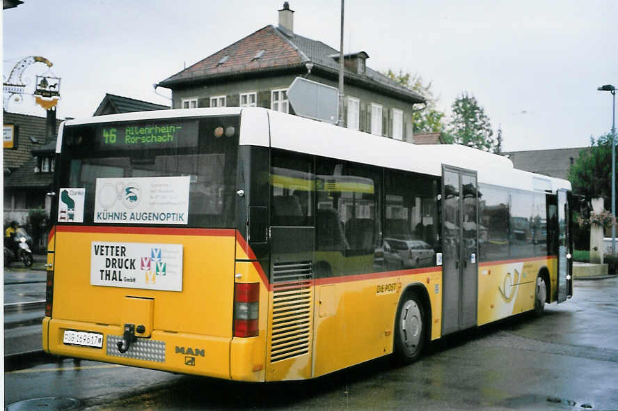 (063'914) - Schwizer, Goldach - SG 169'617 - MAN am 9. Oktober 2003 beim Bahnhof Rheineck