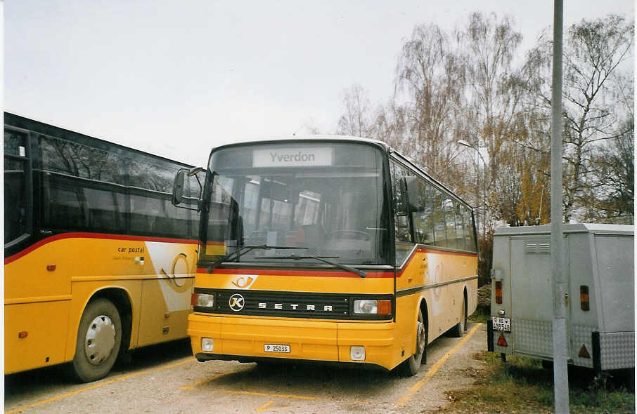 (064'525) - PTT-Regie - P 25'033 - Setra am 29. November 2003 in Yverdon, Garage