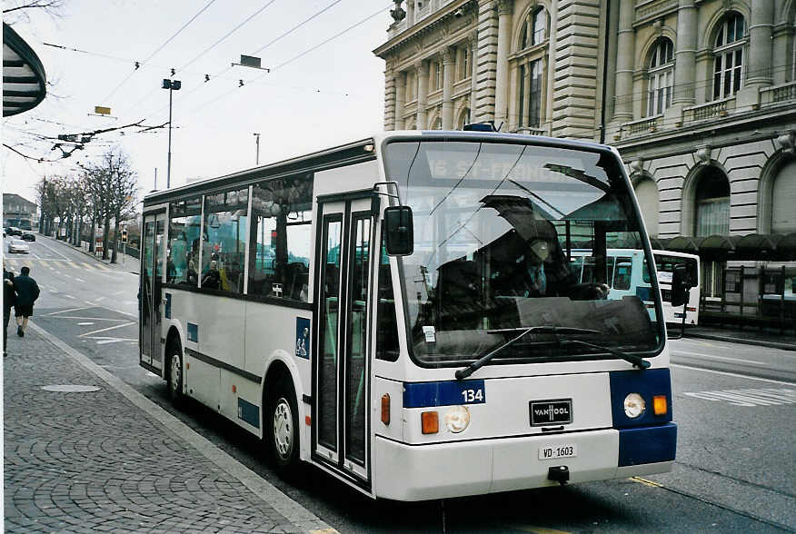 (064'632) - TL Lausanne - Nr. 134/VD 1603 - Van Hool am 29. November 2003 in Lausanne, St. Franois