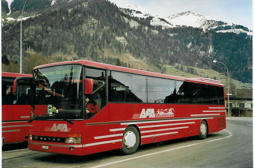 (065'701) - AFA Adelboden - Nr. 11/BE 26'701 - Setra am 22. Februar 2004 beim Bahnhof Frutigen