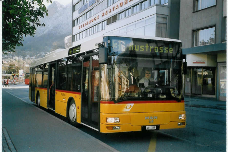 (066'619) - Dnser, Trimmis - GR 7288 - MAN 20. April 2004 beim Bahnhof Chur