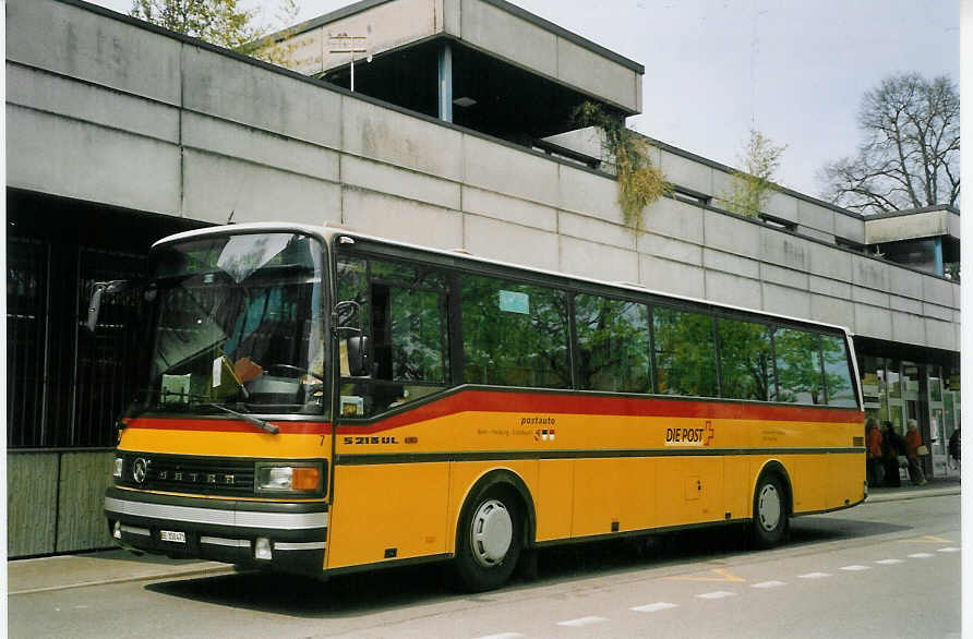 (067'021) - AVA Aarberg - Nr. 7/BE 350'471 - Setra am 23. April 2004 in Aarberg, Post