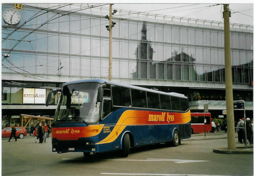 (067'234) - Marolf, Lyss - BE 306'586 - Bova am 1. Mai 2004 beim Bahnhof Bern