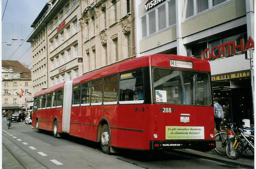 (067'525) - Bernmobil, Bern - Nr. 288/BE 419'288 - Volvo/R&J-Hess-Gangloff am 13. Mai 2004 beim Bahnhof Bern